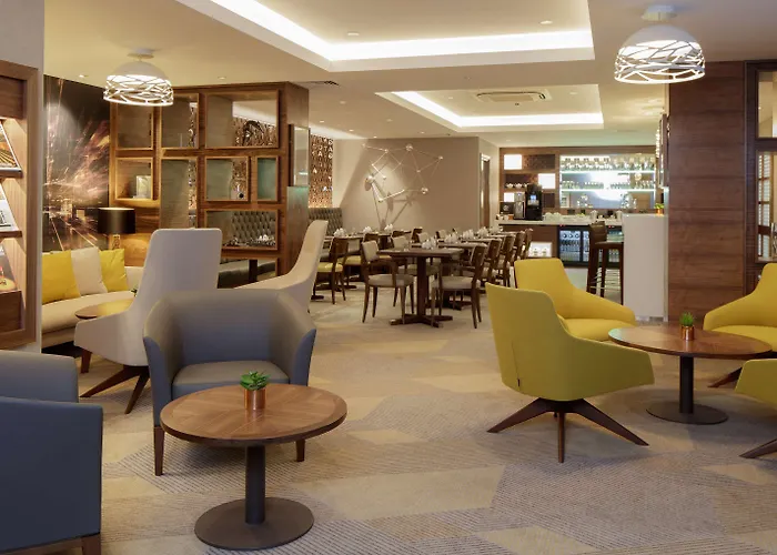 Top Hotels Near University of Cambridge