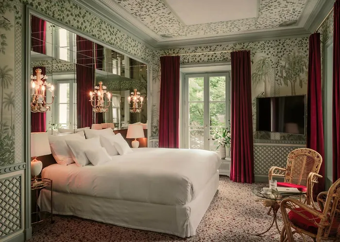 Experience Unmatched Luxury at the Finest 5 Star Hotels in Paris