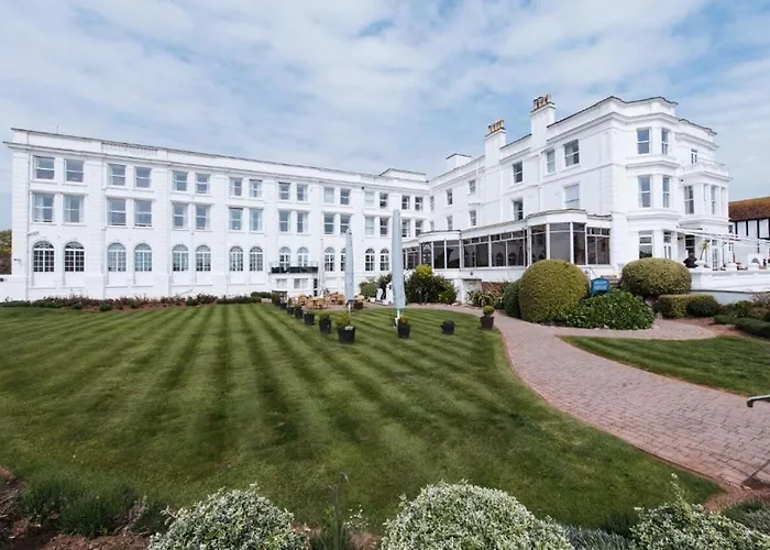 Experience Unforgettable Sea Views at Torquay's Finest Hotels