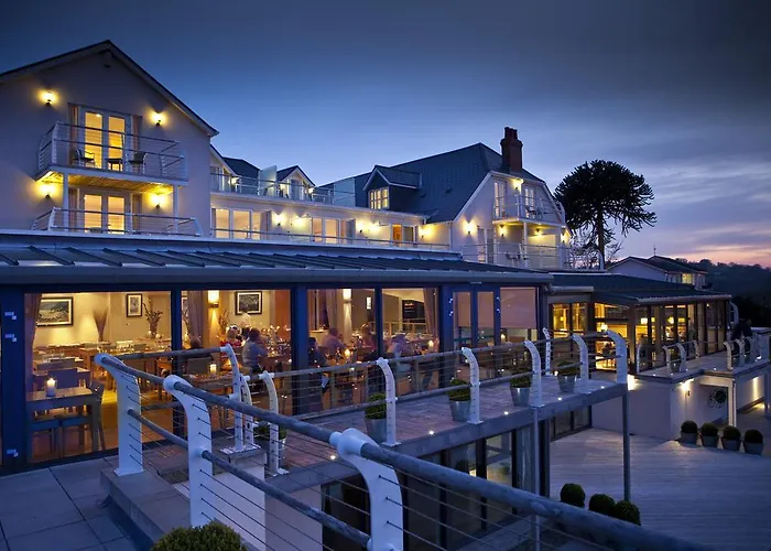 Discover the Best Saundersfoot Cheap Hotels for an Affordable Stay in the UK
